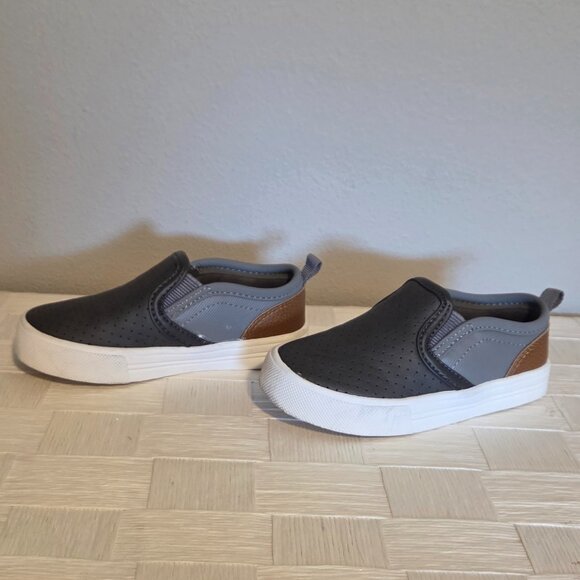 Oshkosh B'gosh Toddler Boy Loafers size 6T - Picture 2 of 3